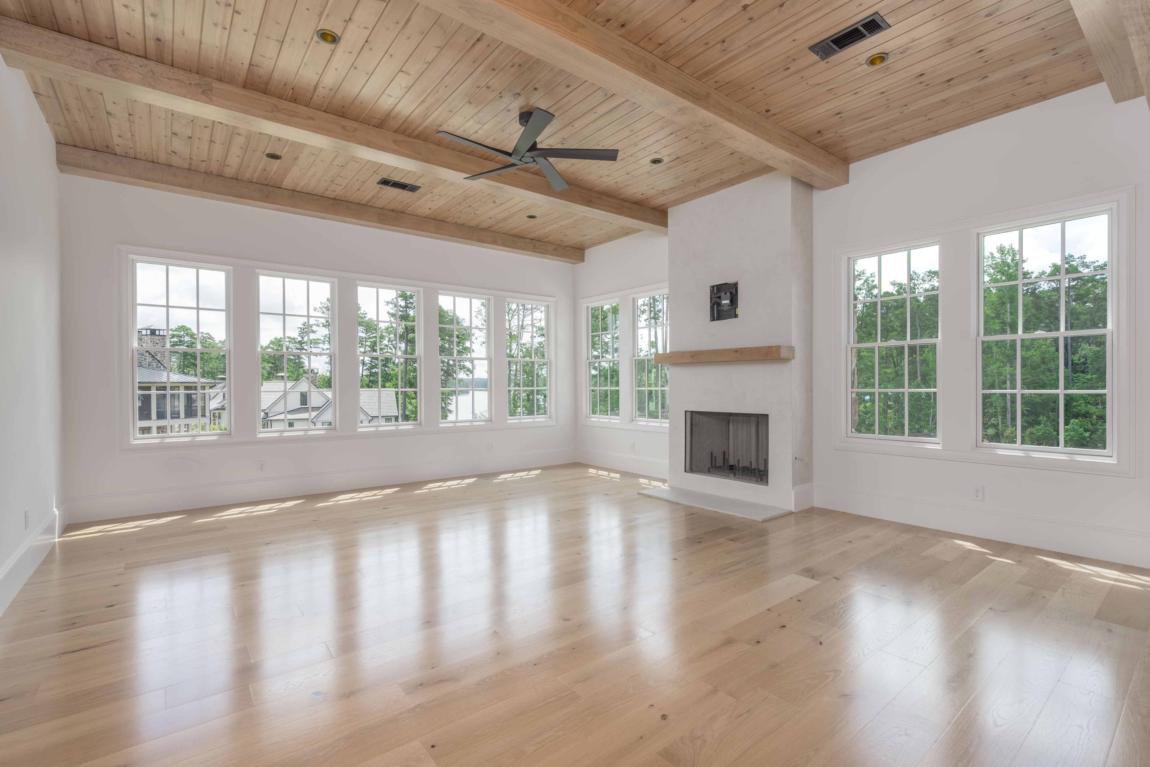 1070 Fish Hook Lane image 6